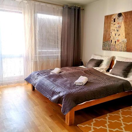 Cozyhome Retro Apartment Pozsony Kültér fotó