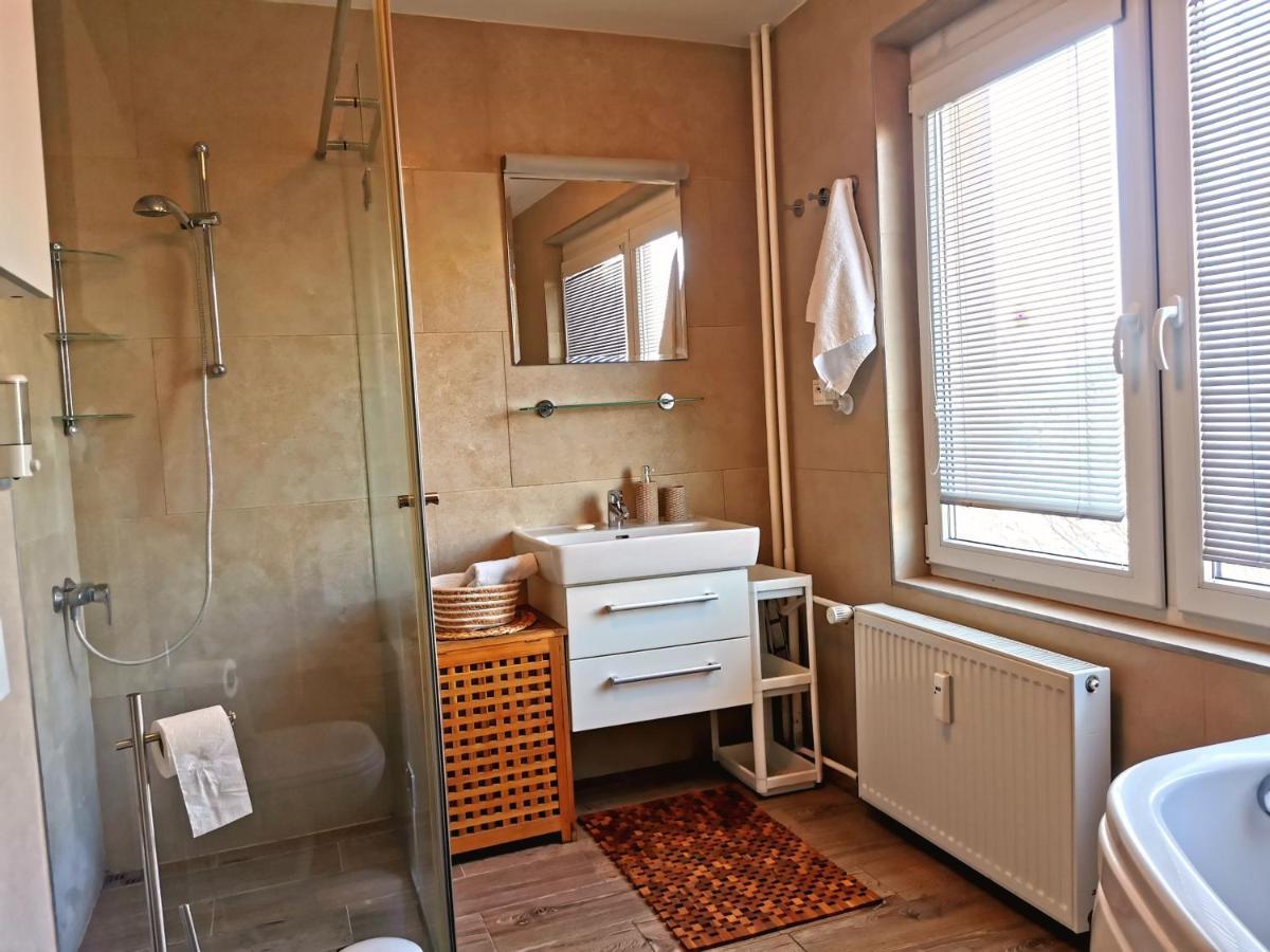 Cozyhome Retro Apartment Pozsony Kültér fotó
